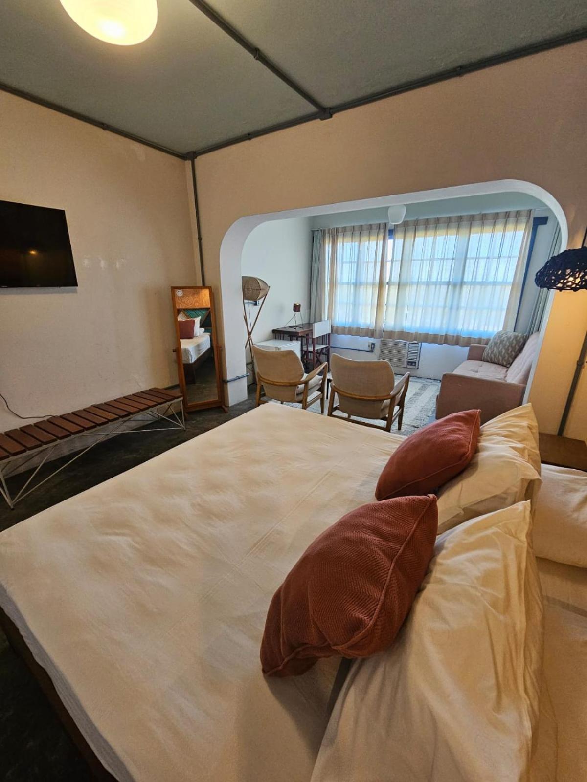 Mole Hotel